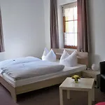 מלון Zum Doehlerwald 3*